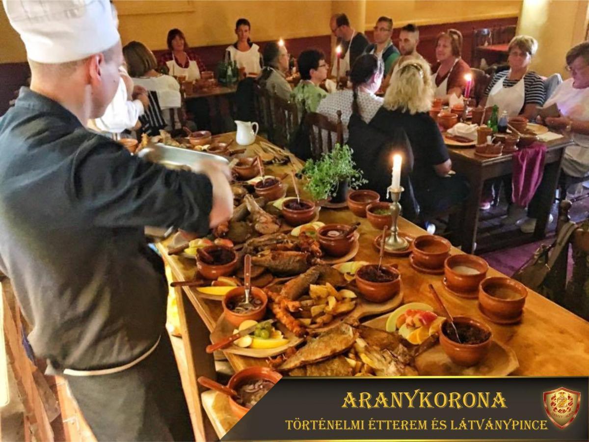 Aranykorona Hotel Miskolc Exterior photo