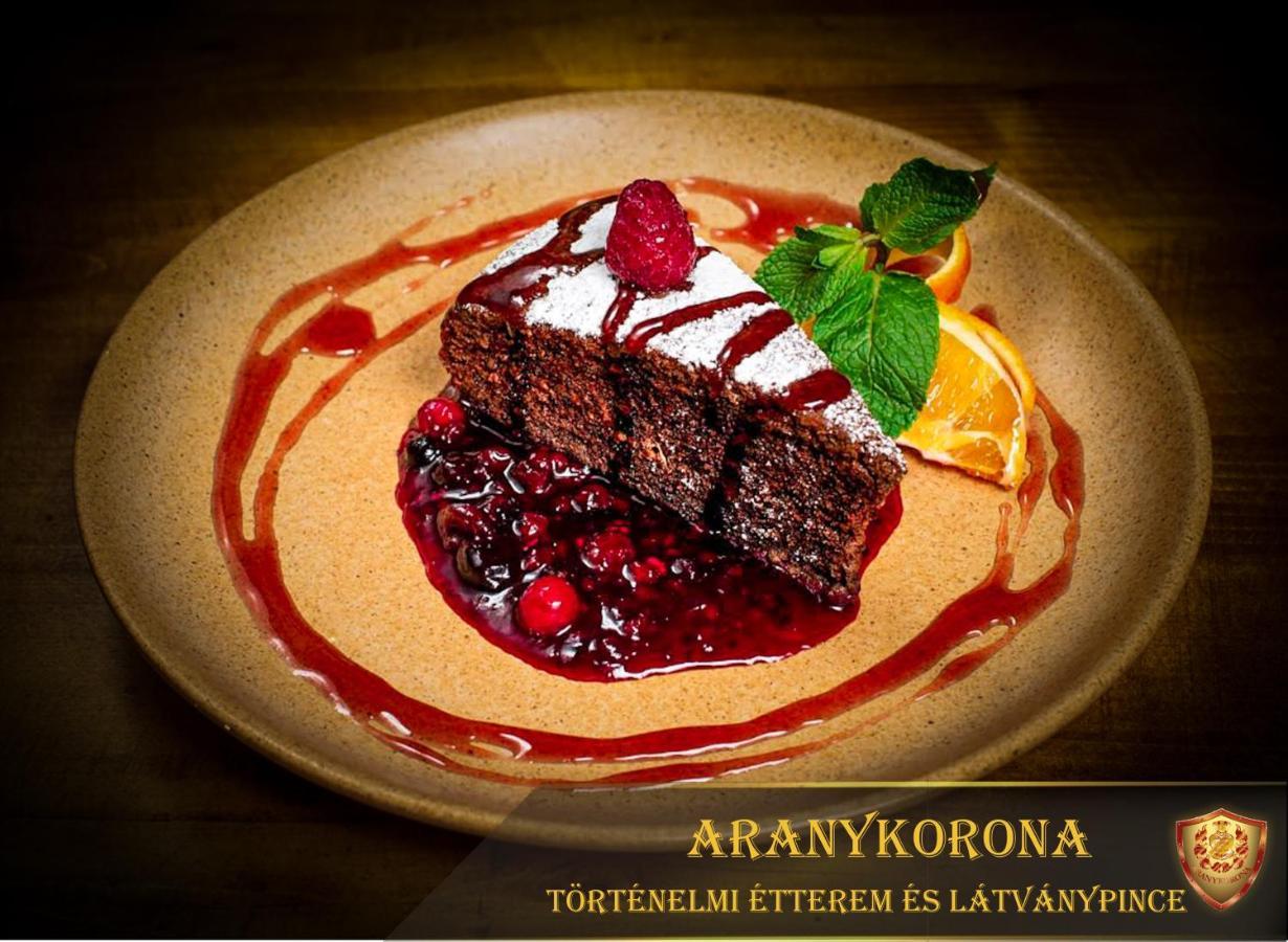 Aranykorona Hotel Miskolc Exterior photo