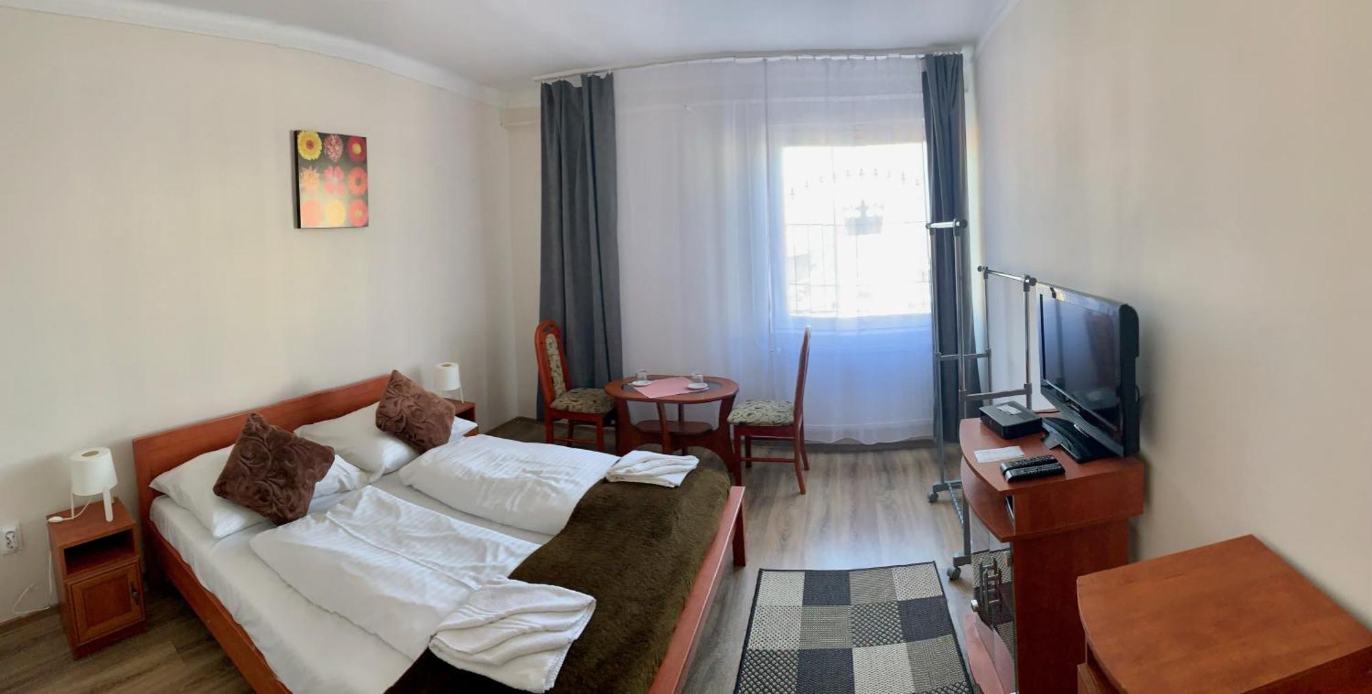Aranykorona Hotel Miskolc Exterior photo