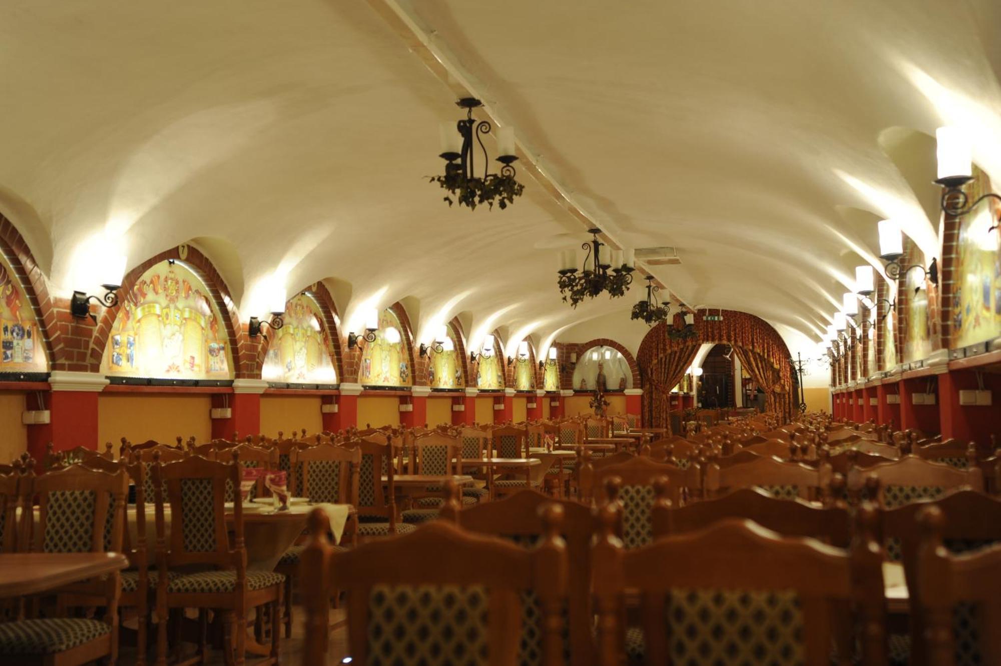 Aranykorona Hotel Miskolc Exterior photo