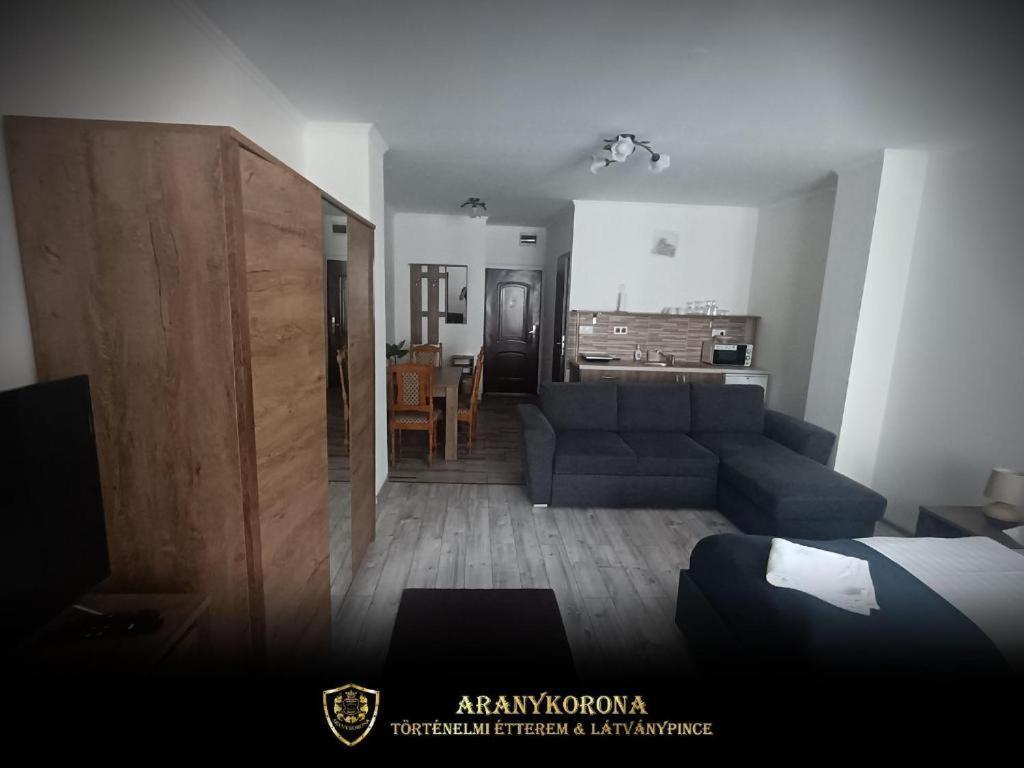 Aranykorona Hotel Miskolc Exterior photo